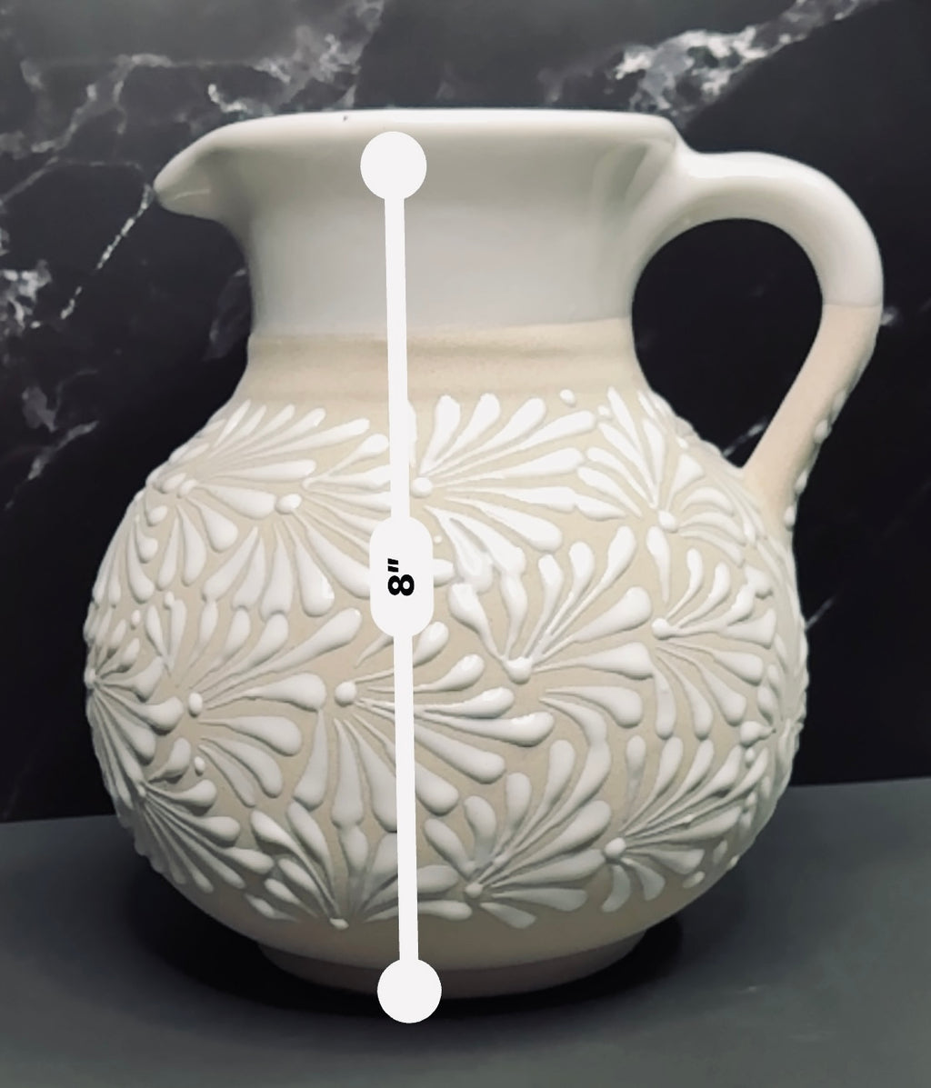 White Espiga Pitcher Set