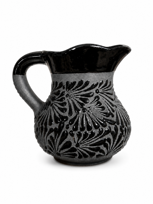 Black espiga pitcher